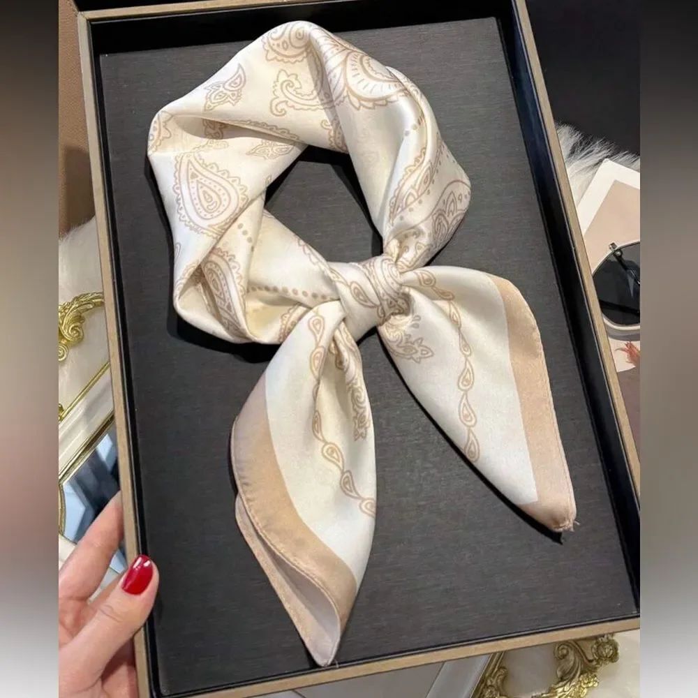Cream and Gold Scarf S52